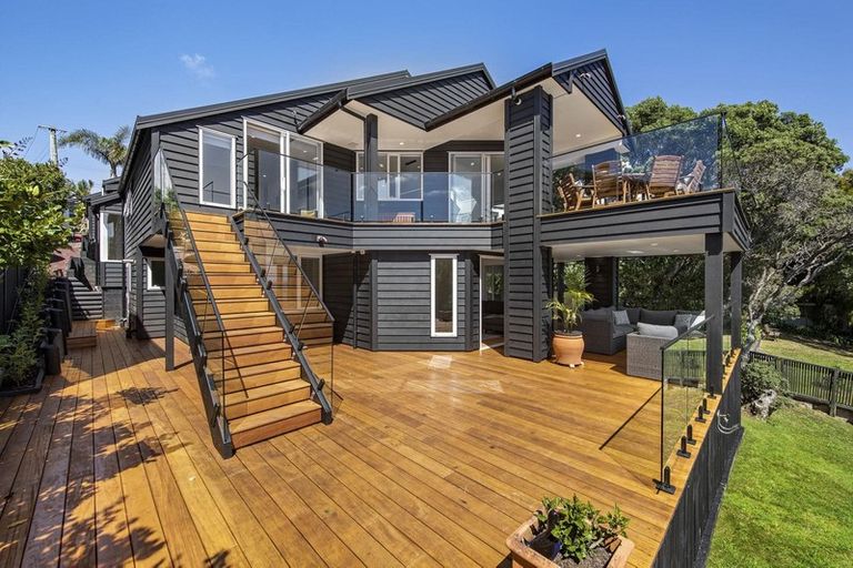 Photo of property in 208 Vipond Road, Stanmore Bay, Whangaparaoa, 0932