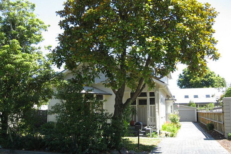 Photo of property in 107 Merivale Lane, Merivale, Christchurch, 8014