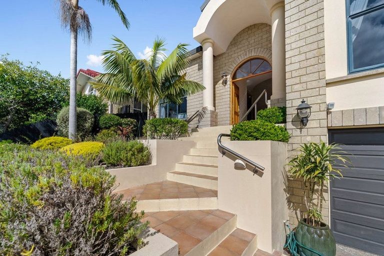 Photo of property in 15 Tumbridge Place, Somerville, Auckland, 2014