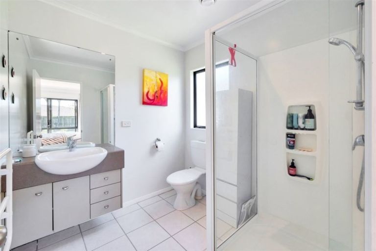 Photo of property in 23 Espalier Drive, Henderson, Auckland, 0612