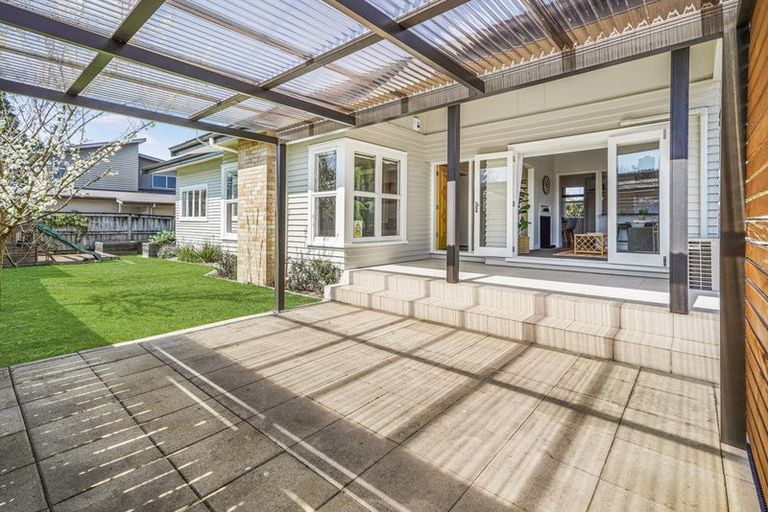 Photo of property in 18 Mcnicol Street, Fairfield, Hamilton, 3214