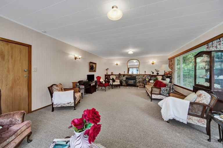 Photo of property in 1 High Road, Hawera, 4610