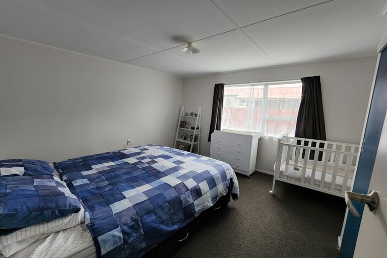 Photo of property in 303 Wellington Road, Wainuiomata, Lower Hutt, 5014