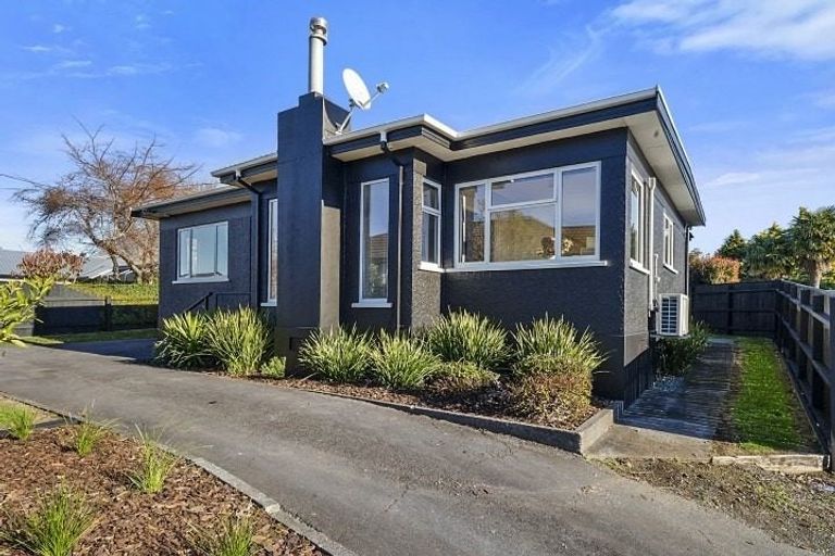 Photo of property in 88 Govett Avenue, Frankleigh Park, New Plymouth, 4310