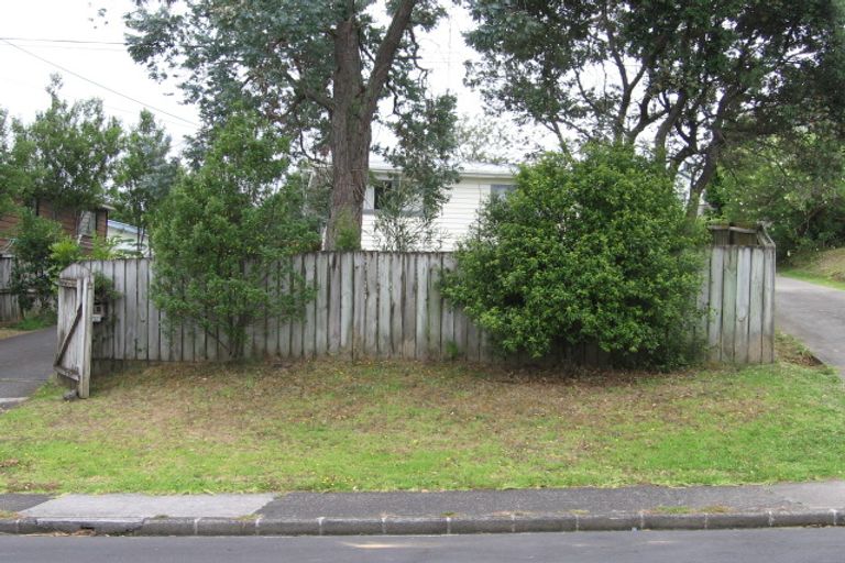 Photo of property in 2/35 Roberts Road, Glenfield, Auckland, 0629
