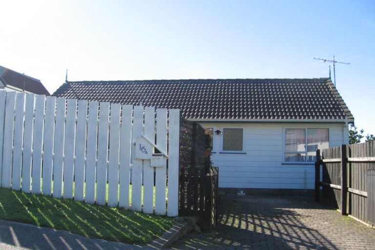 Photo of property in 16 Nalanda Crescent, Broadmeadows, Wellington, 6035