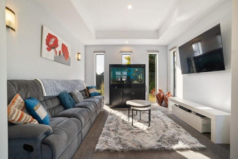 Photo of property in 11 Wakeman Way, Kaiapoi, 7630