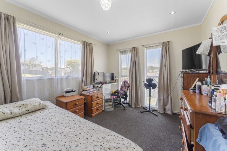 Photo of property in 62 Desert Gold Street, Ascot Park, Porirua, 5024