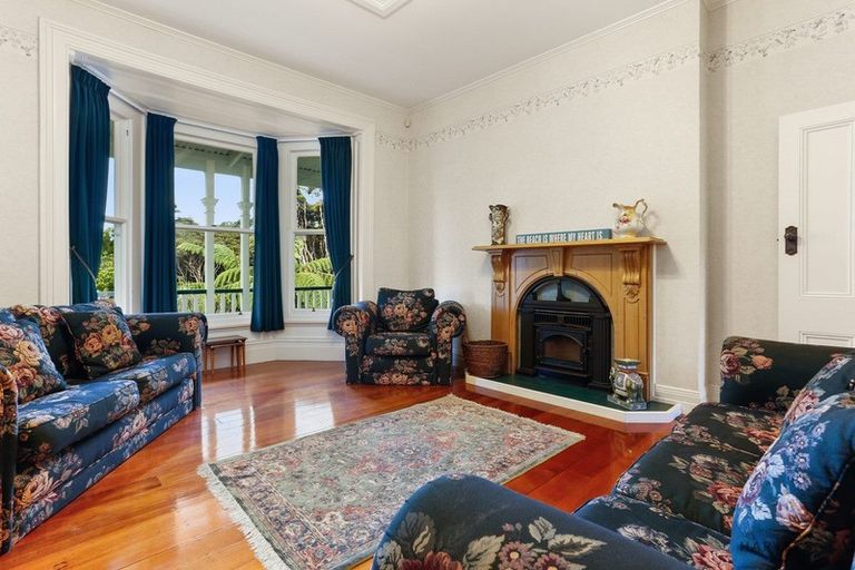 Photo of property in 227 Forest Hill Road, Waiatarua, Auckland, 0612