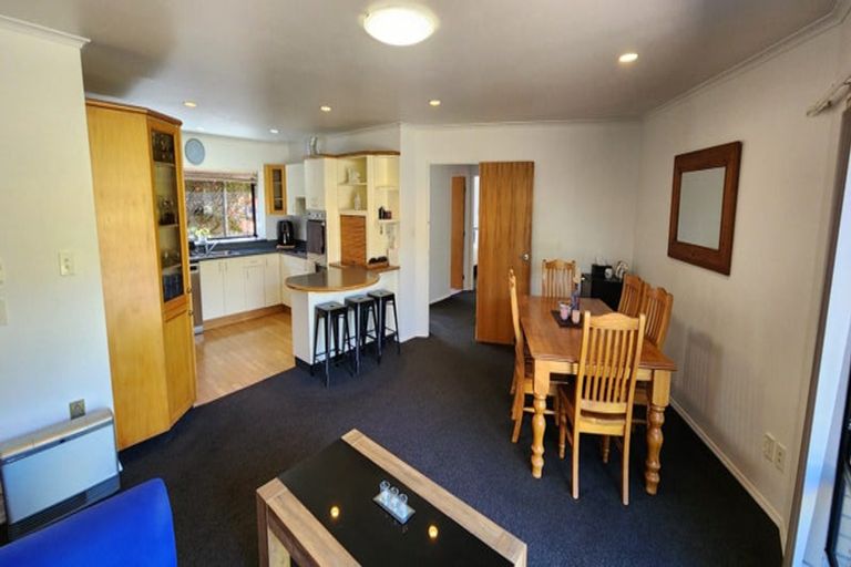 Photo of property in 8 Frank Frethey Place, Highlands Park, New Plymouth, 4312