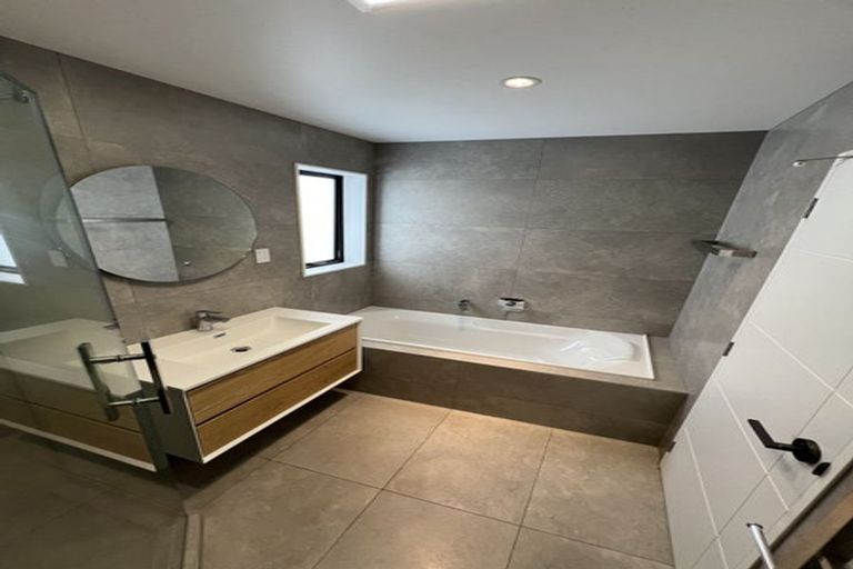 Photo of property in 14a September Place, Forrest Hill, Auckland, 0620