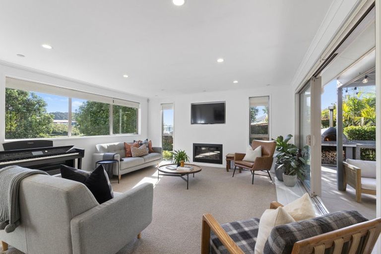 Photo of property in 14 Stockyard Crescent, Pukekohe, 2120