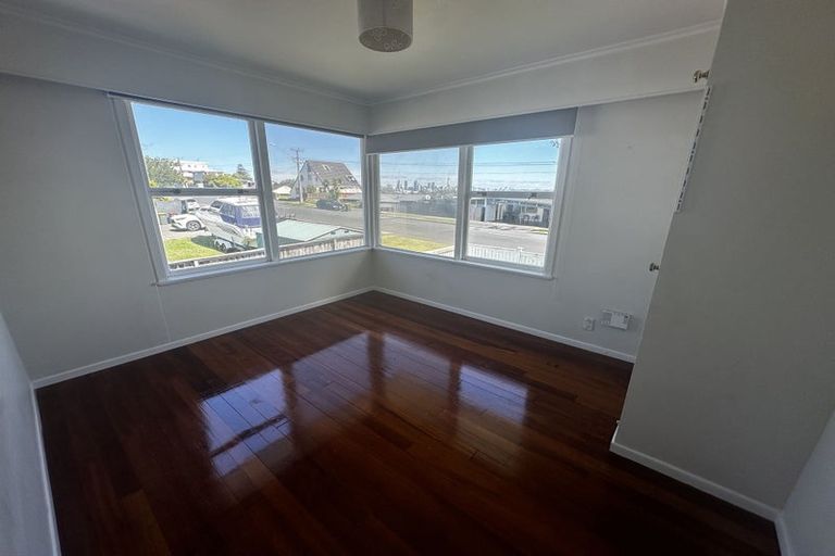 Photo of property in 88 Exmouth Road, Northcote, Auckland, 0627
