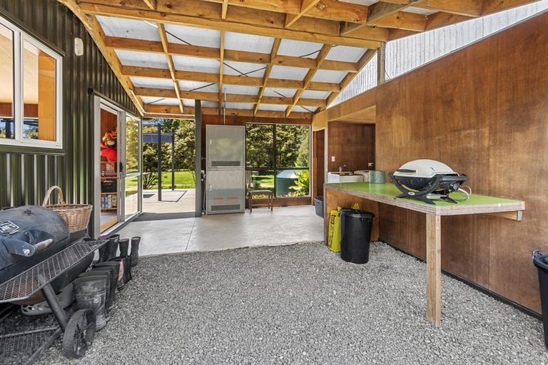 Photo of property in 241a Hailes Road, Whananaki, 0181