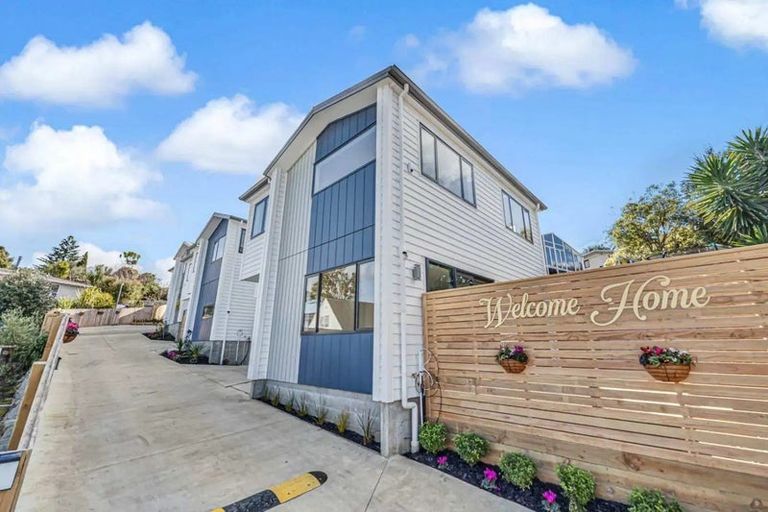 Photo of property in 29c Rotoiti Avenue, Pakuranga Heights, Auckland, 2010