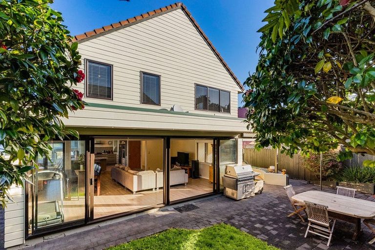 Photo of property in 28a Orchard Road, Waiake, Auckland, 0630