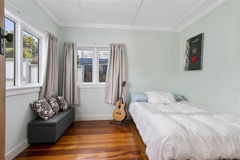 Photo of property in 10 Westmere Crescent, Westmere, Auckland, 1022