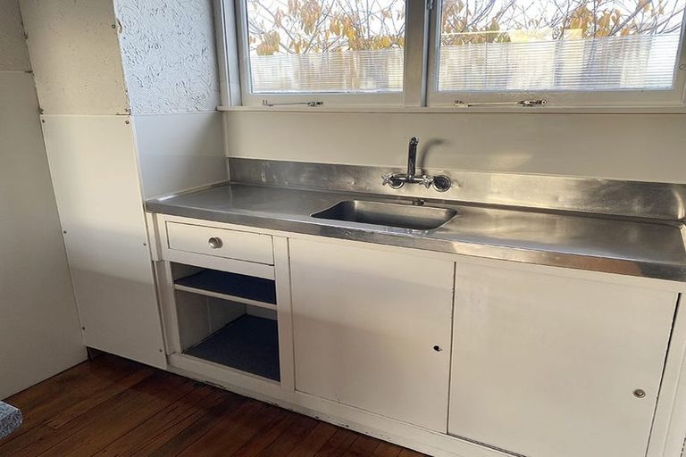 Photo of property in 8/23 Frederick Street, Waltham, Christchurch, 8011