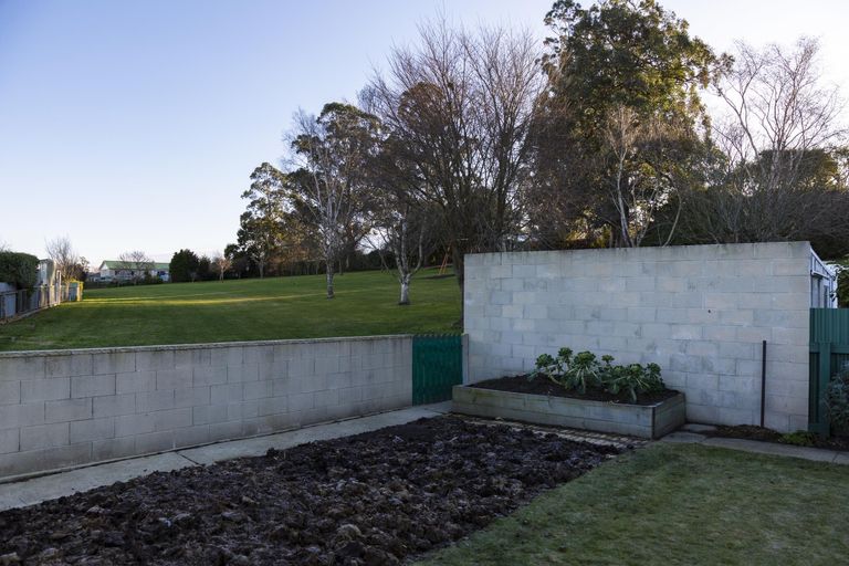 Photo of property in 15 Arthur Street, Holmes Hill, Oamaru, 9401