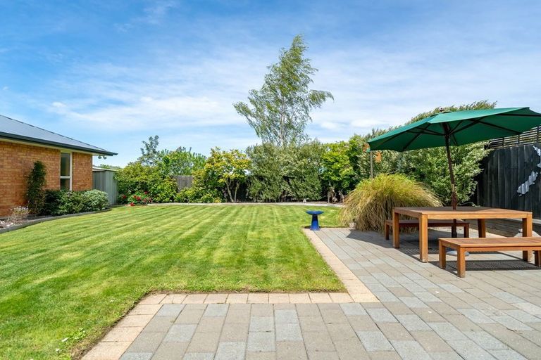 Photo of property in 2 Sunninghurst Drive, Fairfield, Dunedin, 9018