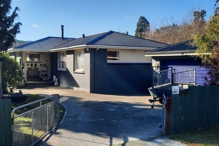 Photo of property in 13 Canna Street, Lawrence, 9532