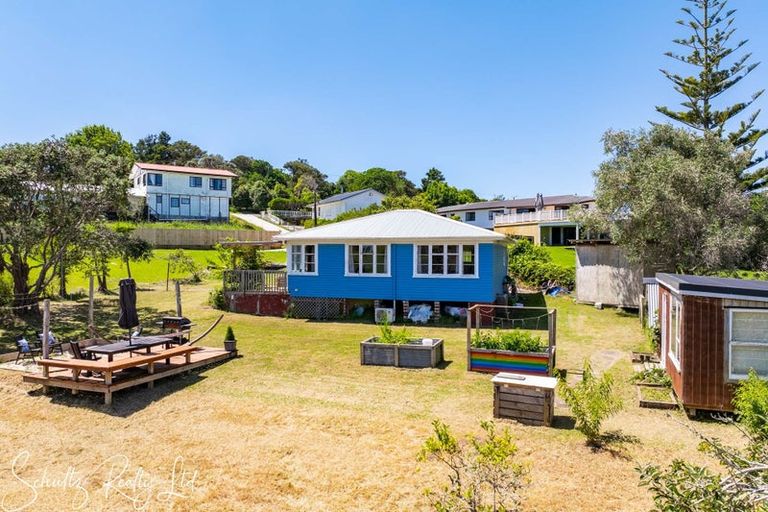 Photo of property in 19 Whaka Street, Maungaturoto, 0520