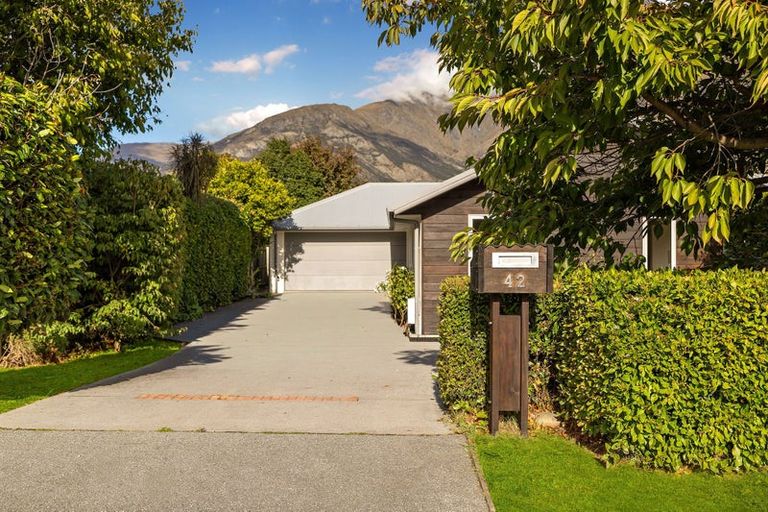 Photo of property in 42 Sylvan Street, Lake Hayes, Queenstown, 9304