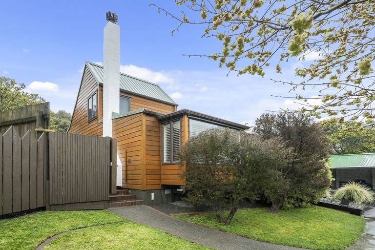 Photo of property in The Triangle, 9/33 Halswater Drive, Churton Park, Wellington, 6037