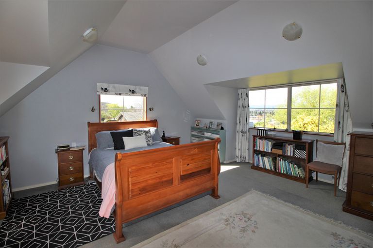 Photo of property in 2 Hazlett Street, Clyde, 9330