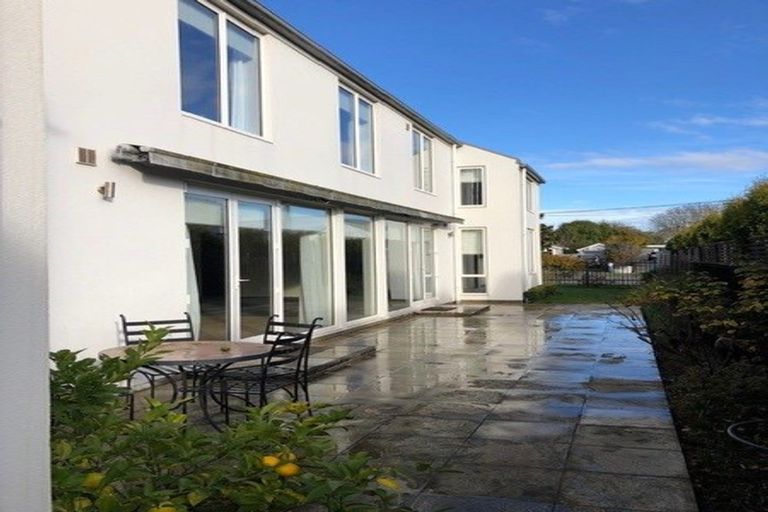 Photo of property in 12 Devonport Lane, St Albans, Christchurch, 8014