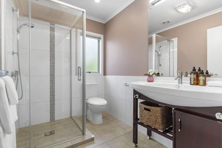 Photo of property in 14 Tranquility Rise, Mellons Bay, Auckland, 2014