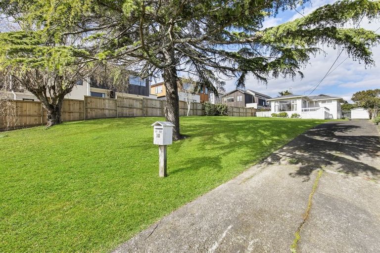 Photo of property in 10 Pax Avenue, Forrest Hill, Auckland, 0620