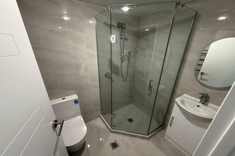 Photo of property in 16 Jade Avenue, Pakuranga Heights, Auckland, 2010