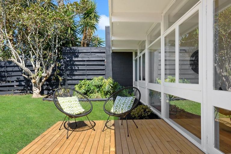 Photo of property in 3/340 Te Atatu Road, Te Atatu South, Auckland, 0610