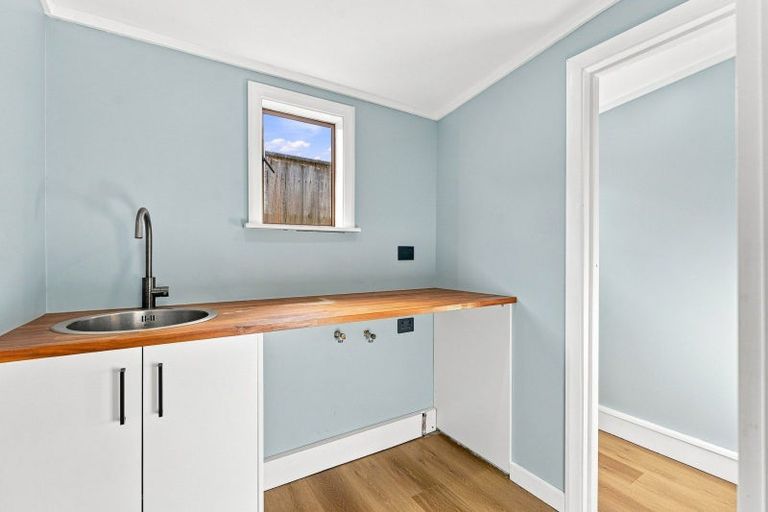 Photo of property in 28 Aotea Street, Castlecliff, Whanganui, 4501