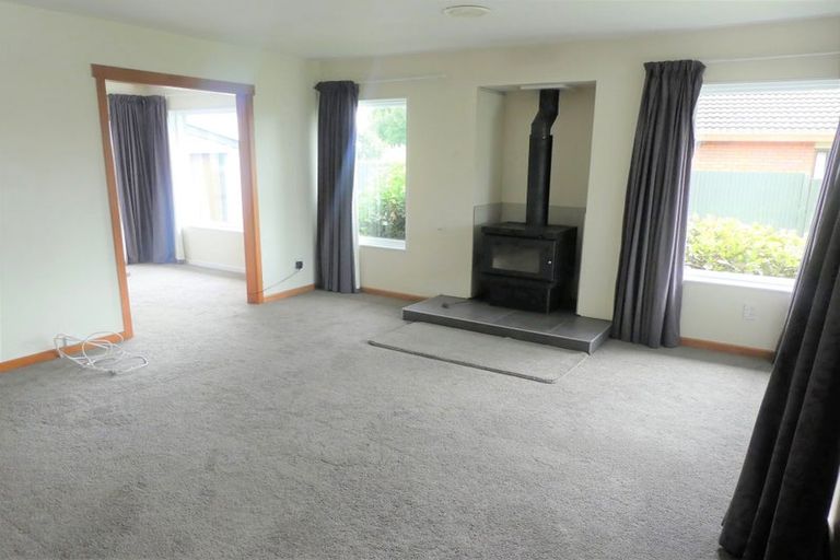 Photo of property in 11 Valerie Place, Redwood, Christchurch, 8051