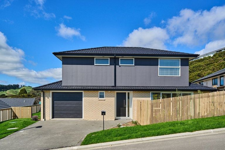 Photo of property in 10 Topsail Way, Whitby, Porirua, 5024