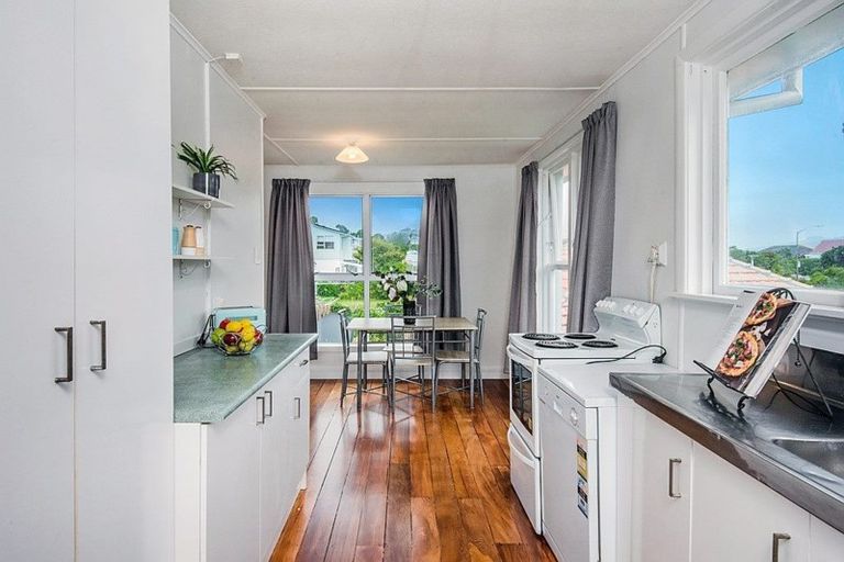 Photo of property in 15 Morgan Street, Johnsonville, Wellington, 6037