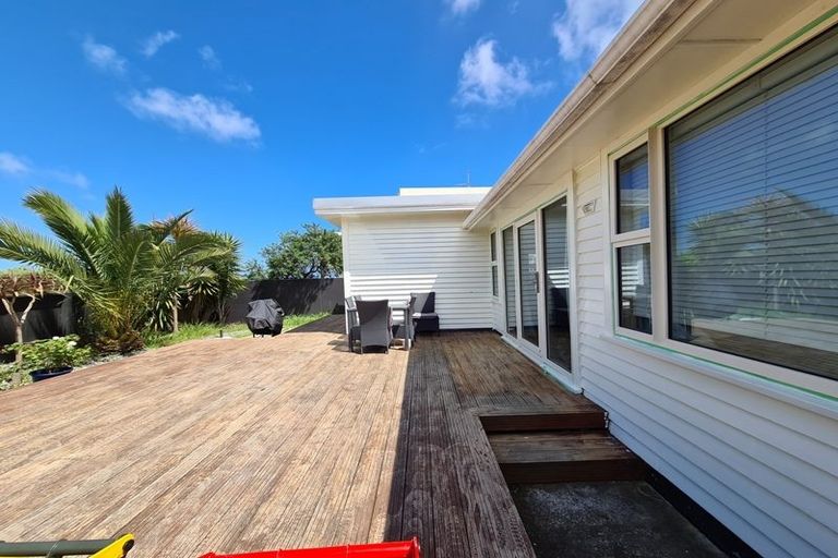 Photo of property in 1 Toru Road, Paraparaumu Beach, Paraparaumu, 5032