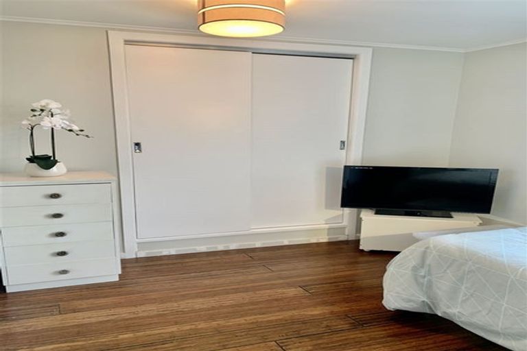 Photo of property in 45 Turville Crescent, Newlands, Wellington, 6037