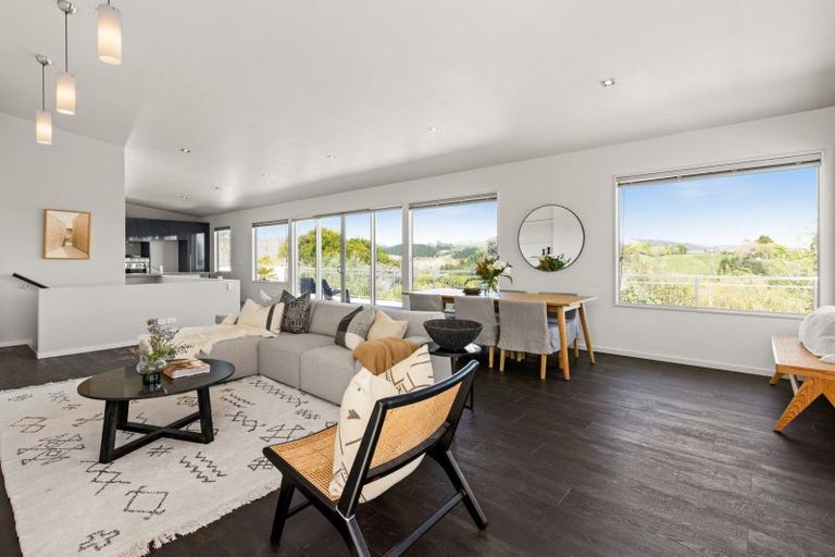 Photo of property in 79 Hikanui Drive, Havelock North, 4130