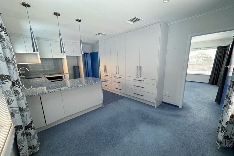 Photo of property in 494 Don Buck Road, Massey, Auckland, 0614