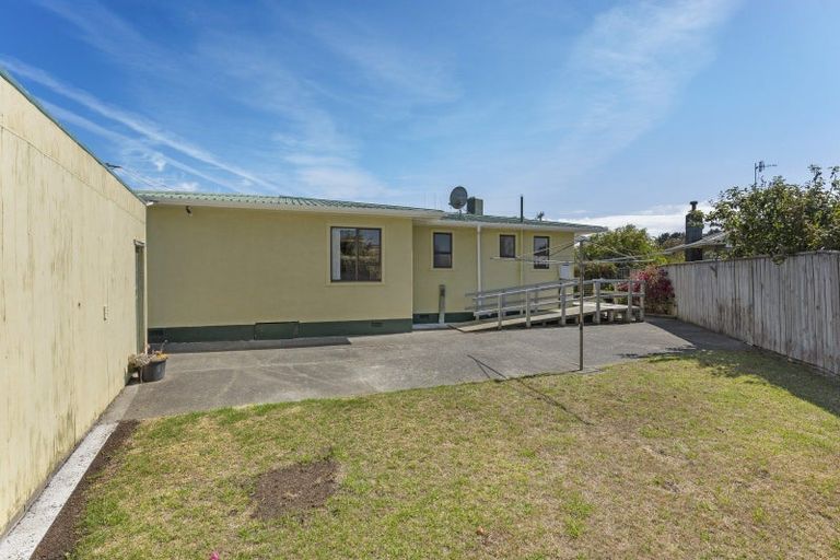Photo of property in 25 Lee Street, Castlecliff, Whanganui, 4501