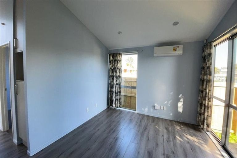 Photo of property in 105 Mahia Road, Wattle Downs, Auckland, 2103