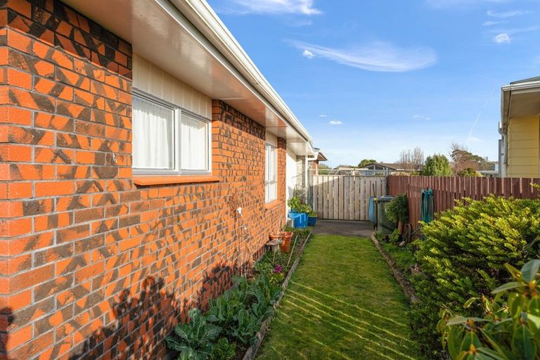 Photo of property in 2a Chartwell Drive, Eltham, 4322