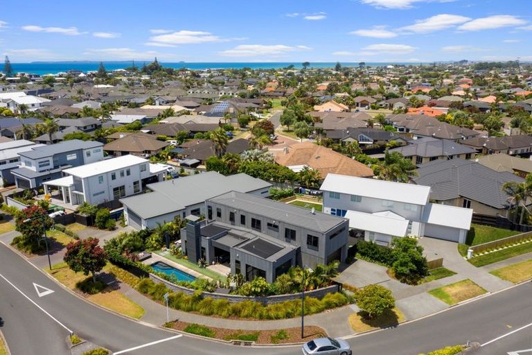 Photo of property in 563 Grenada Street, Papamoa Beach, Papamoa, 3118