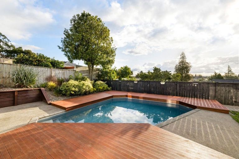 Photo of property in 52 Macdonald Road, Glenview, Hamilton, 3206