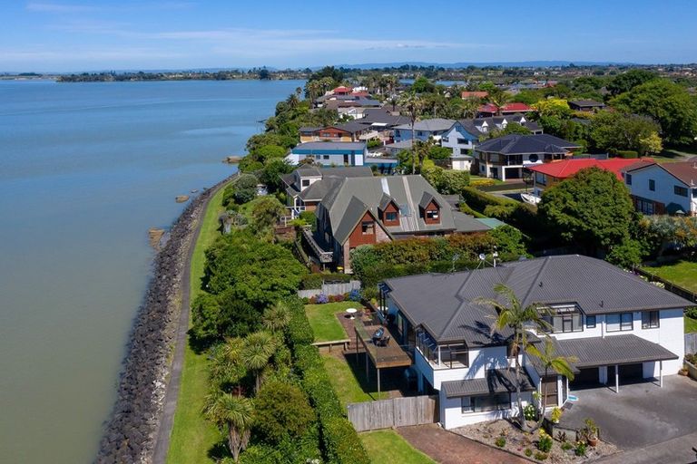 Photo of property in 23 Cumbrian Place, Conifer Grove, Takanini, 2112