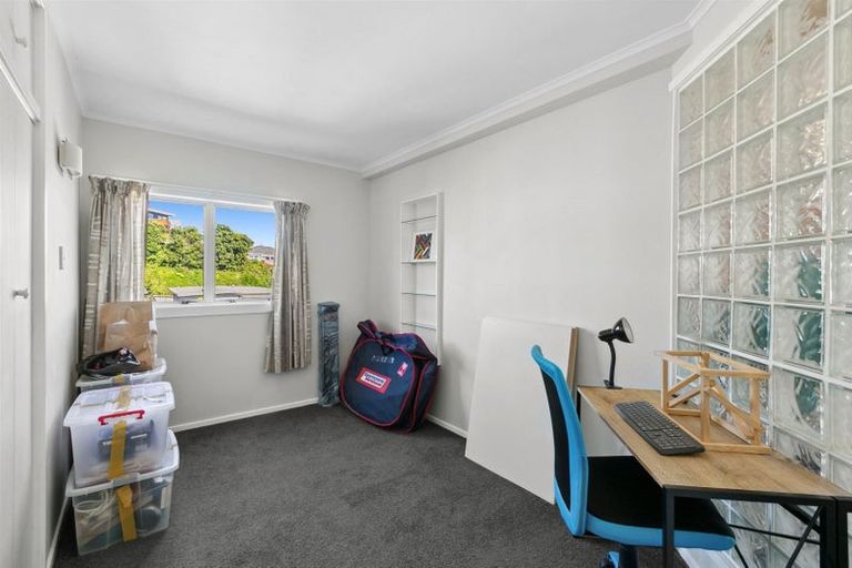 Photo of property in 2/422 Devon Street West, Lynmouth, New Plymouth, 4310