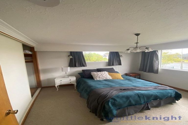 Photo of property in 32 Harrowdale Drive, Avonhead, Christchurch, 8042